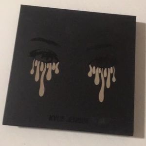 Kylie cosmetics 2018 halloween palette